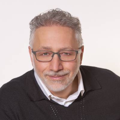 Mike Nabavi headshot